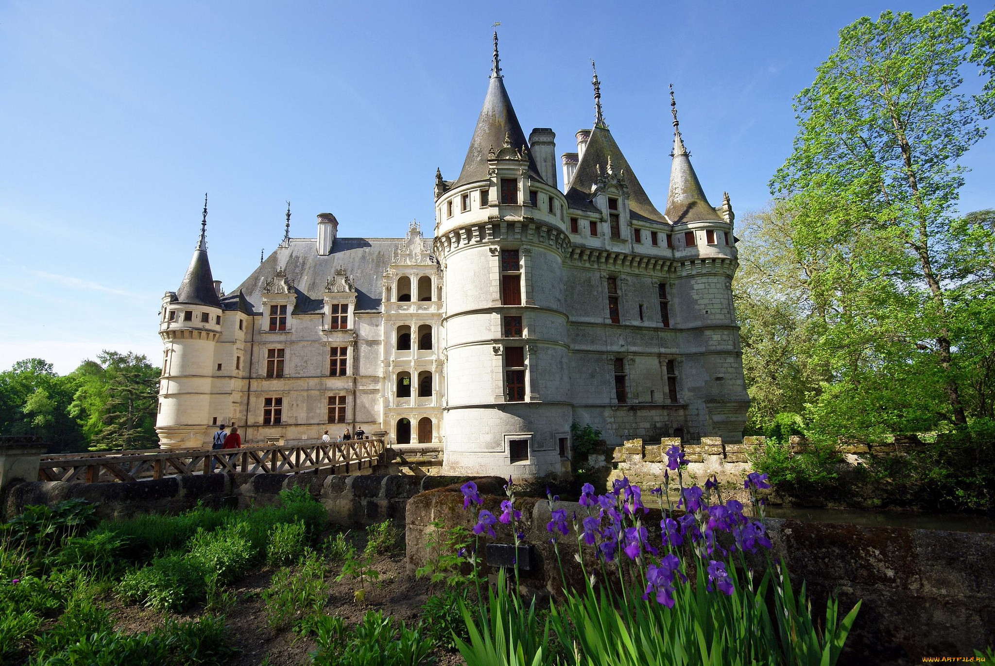 19 замков. Замок АЗЕ-Ле-Ридо. Замок Azay le Rideau. Замки Франции 1920x1080. Unis France замок.